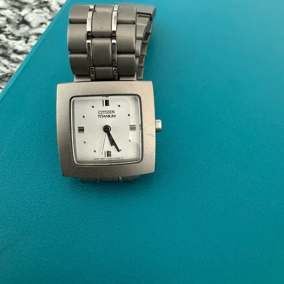 Watch - Picture 2 of 4